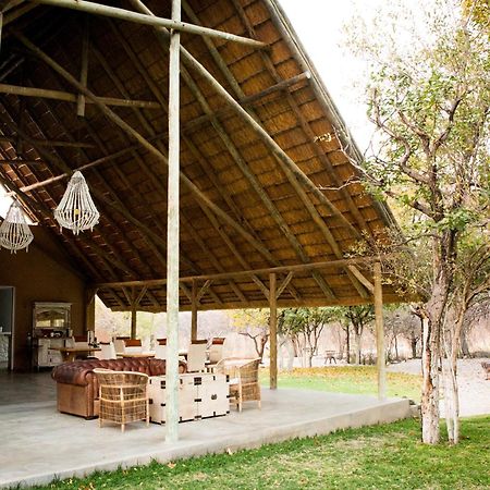 Toshari Lodge Okaukuejo Exterior photo