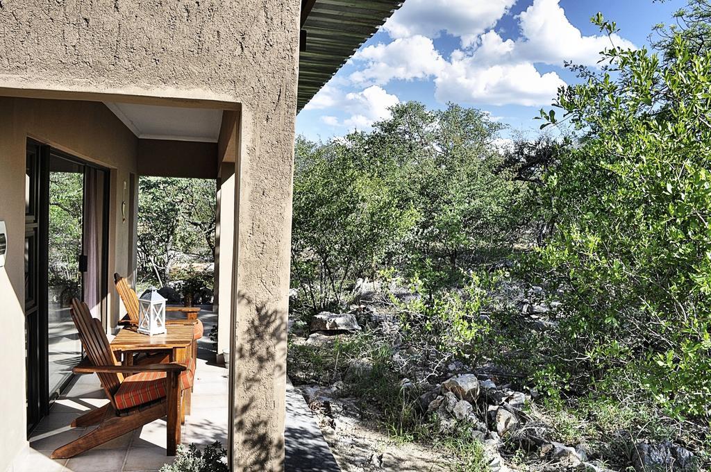 Toshari Lodge Okaukuejo Room photo