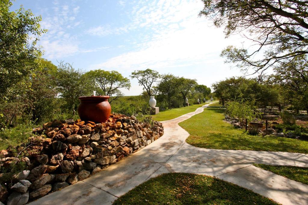 Toshari Lodge Okaukuejo Exterior photo